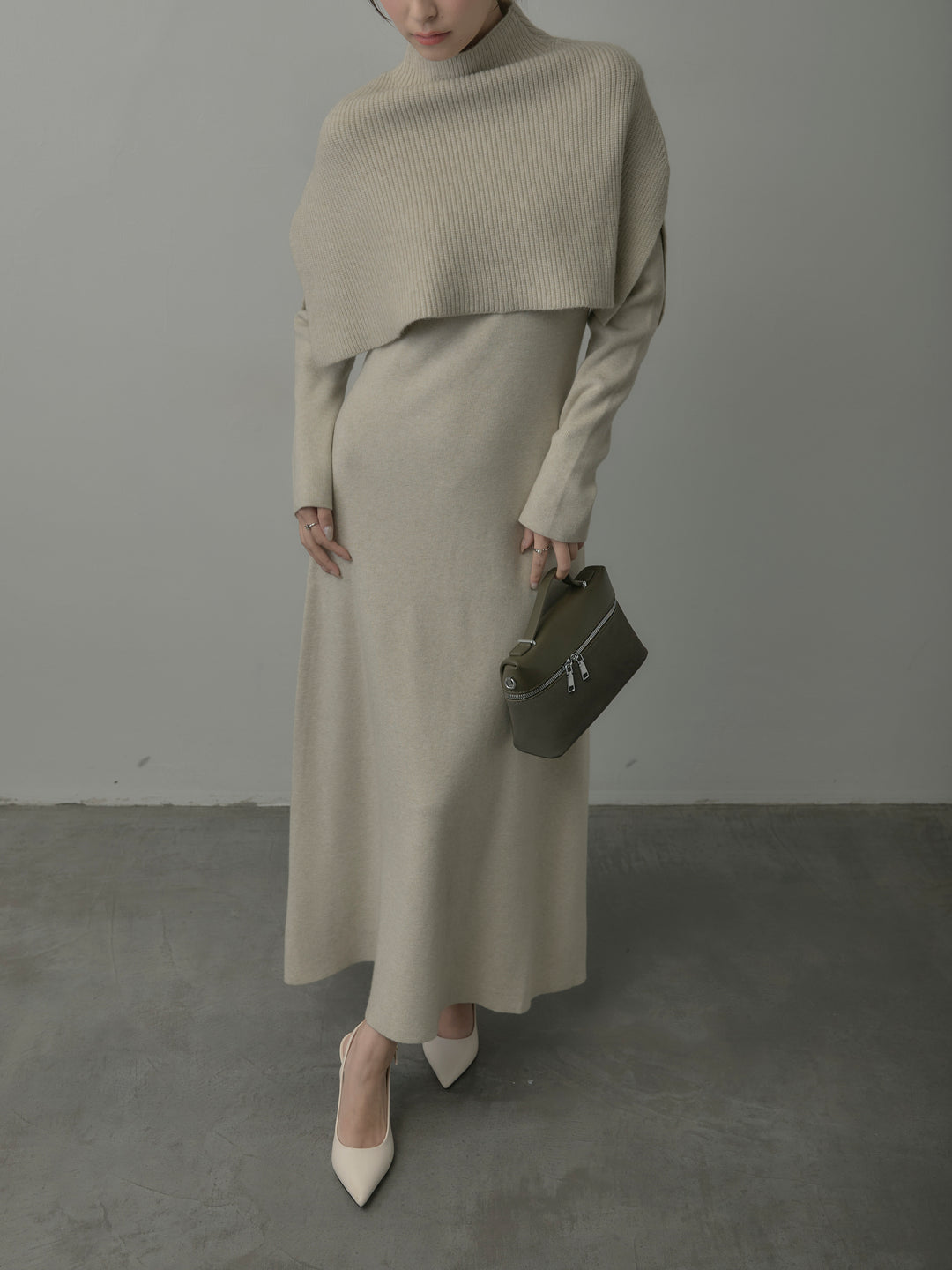 ケープ付きリブニットロングワンピース