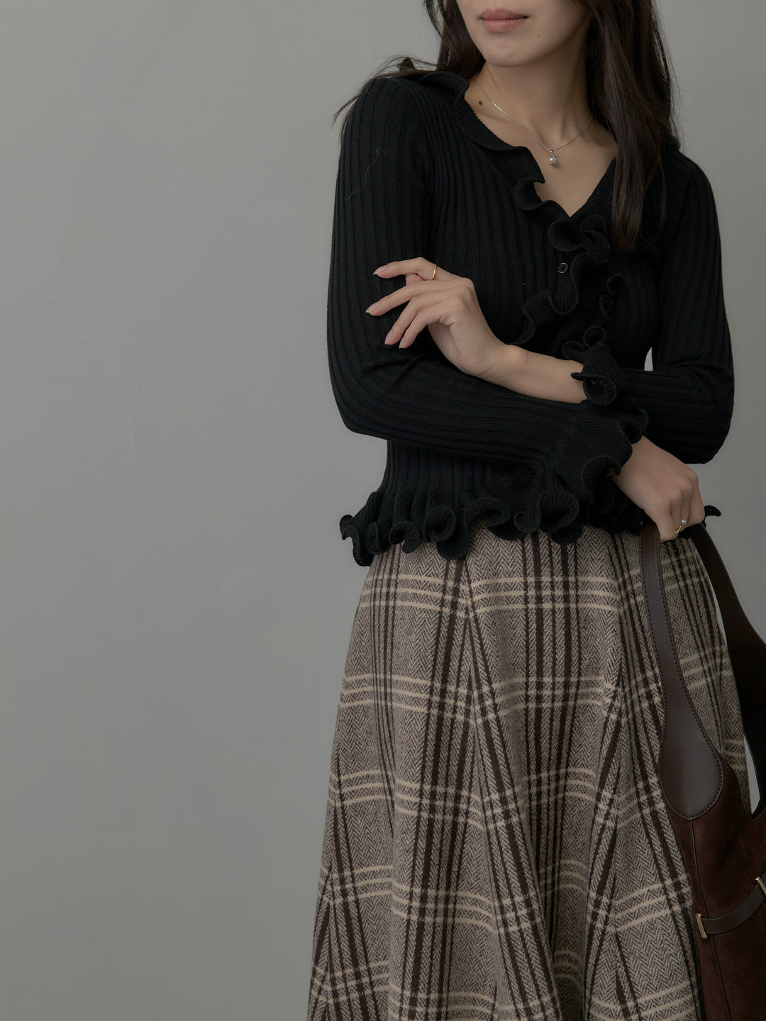 Vネックフリルデザインニットトップス