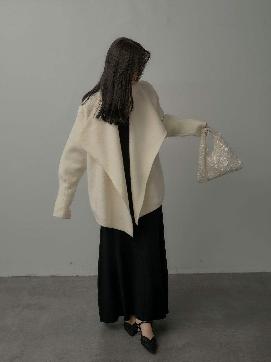 Vネックニットロングワンピース