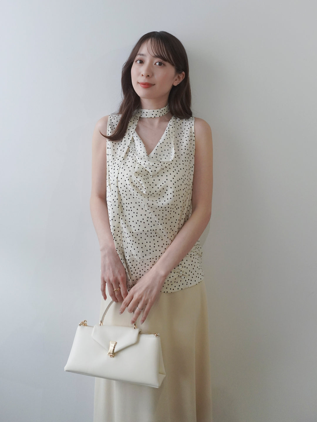 【SET】ランダムドットドレープノースリトップス(タイ付き)+ポンチフレアスカート(2set)