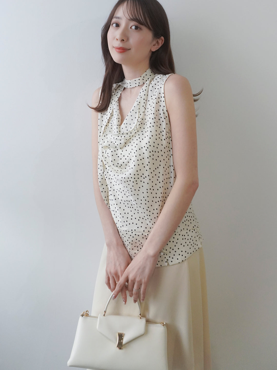 【SET】ランダムドットドレープノースリトップス(タイ付き)+ポンチフレアスカート(2set)
