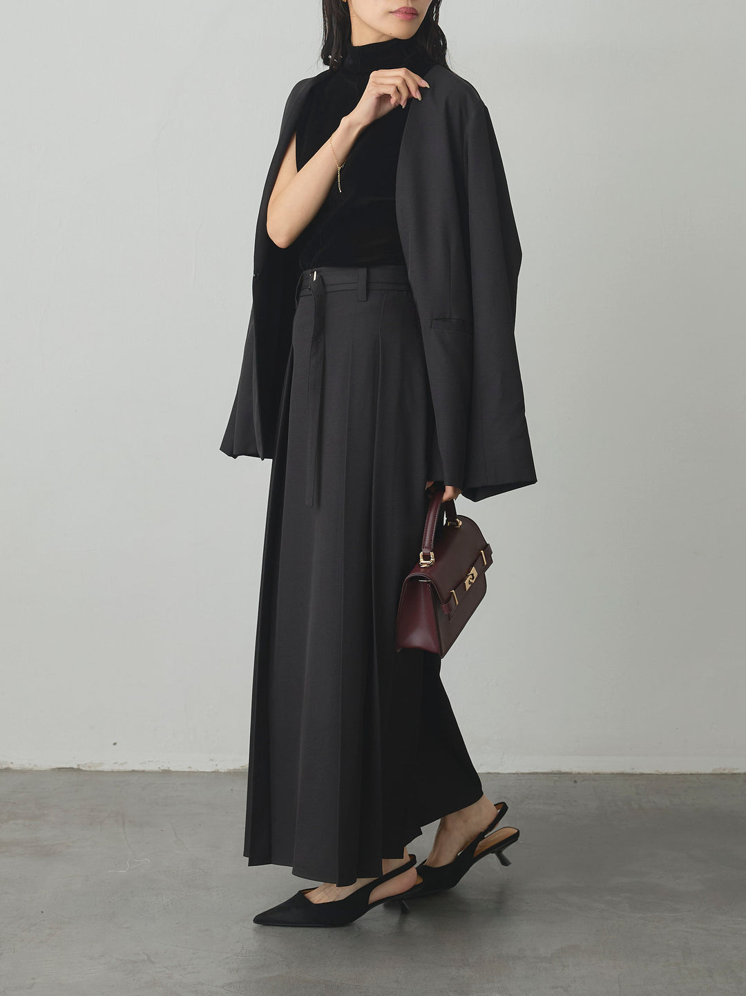 【SET】【Essential】フロントホックノーカラージャケット+【Essential】ベルト付きサイドタックスカート(2set)