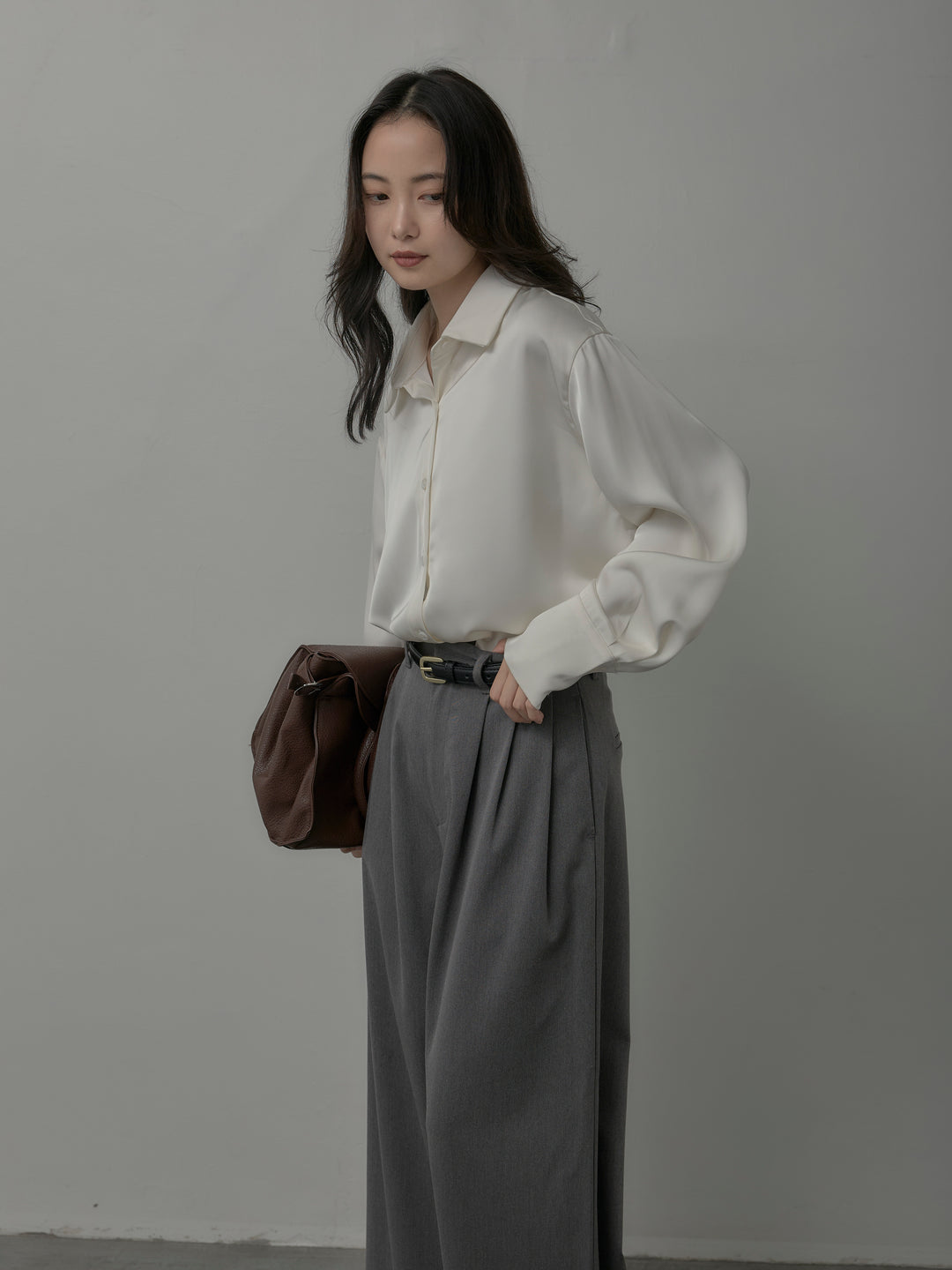 【SET】ケープ付きオーバーサテンシャツ+【Essential】３タックスラックス(2set)