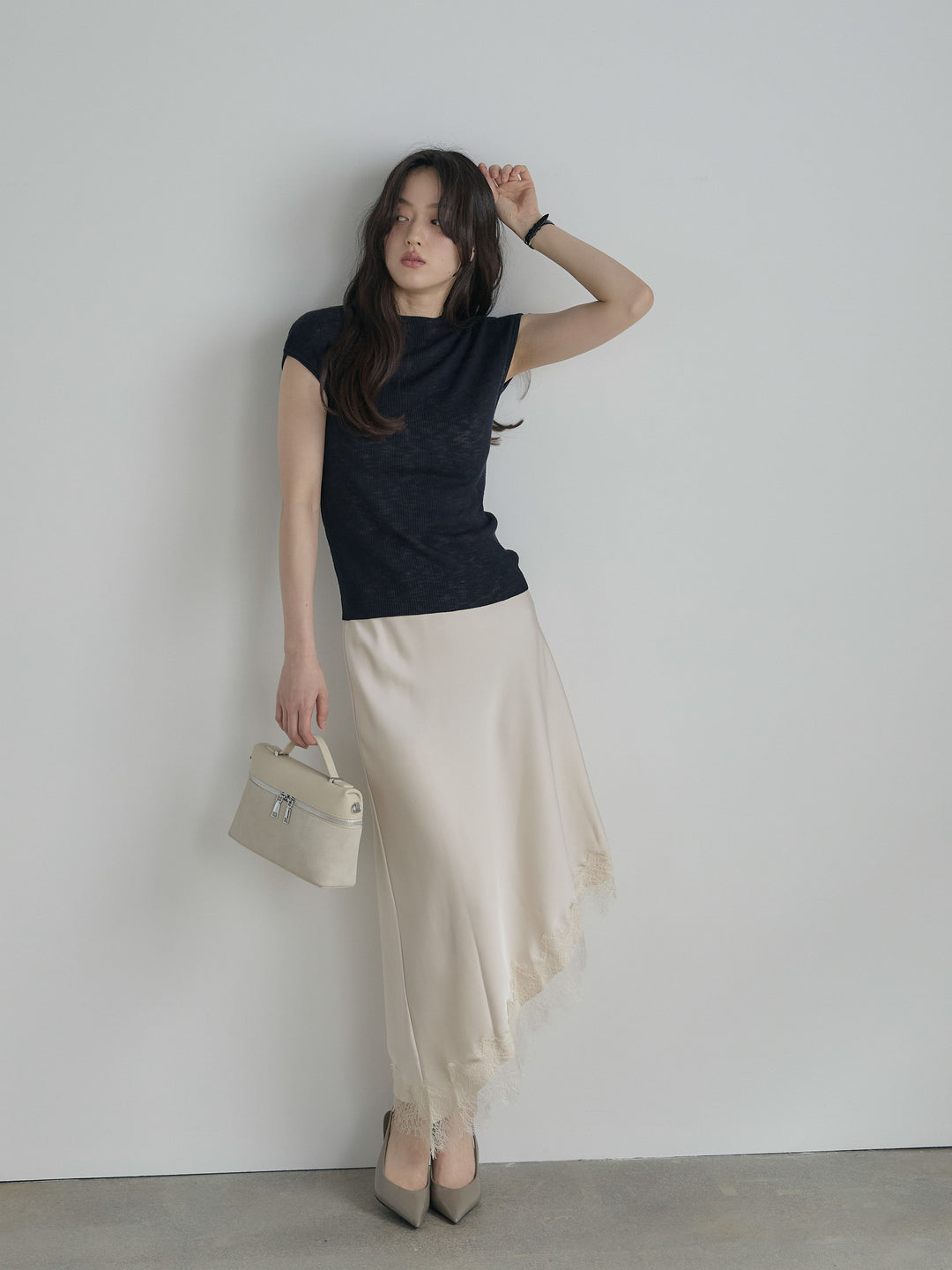 アシンメトリーレーストリムサテンスカート