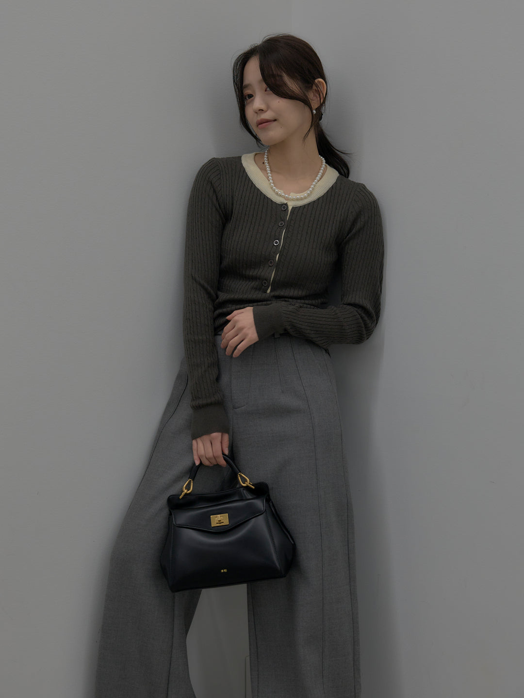 配色ケーブル編みニットトップス