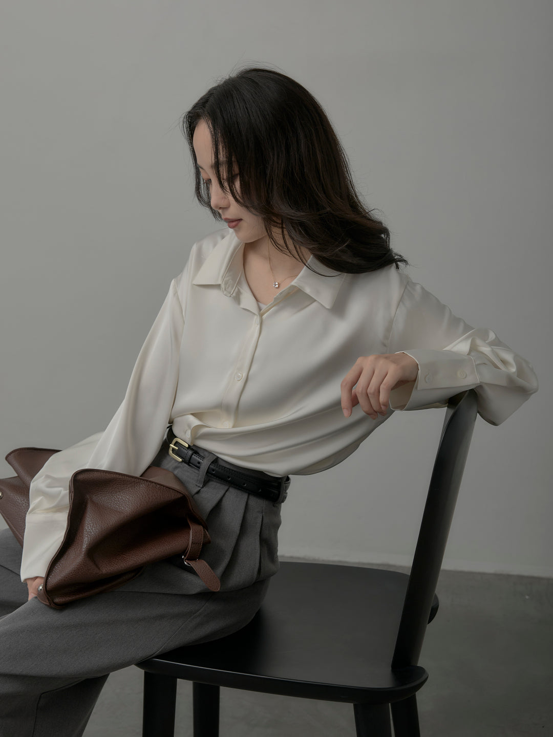 【SET】ケープ付きオーバーサテンシャツ+【Essential】３タックスラックス(2set)