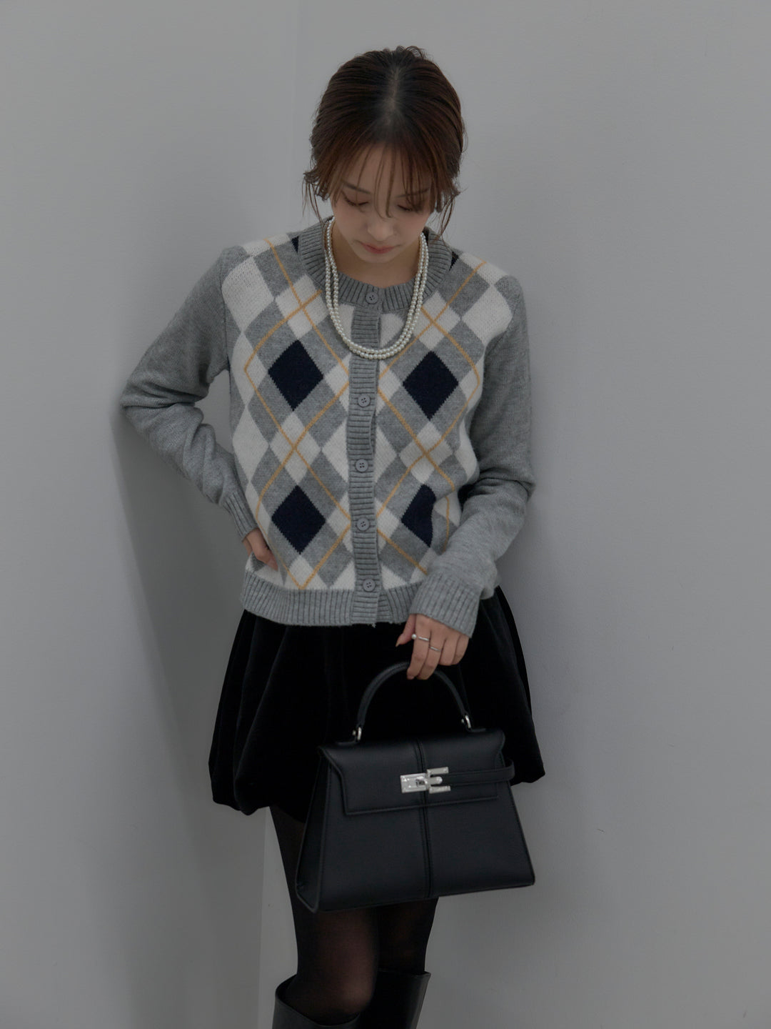 【SET】アーガイル柄コンパクトニットカーディガン+ベロアバルーンミニスカート(インパン付き)(2set)