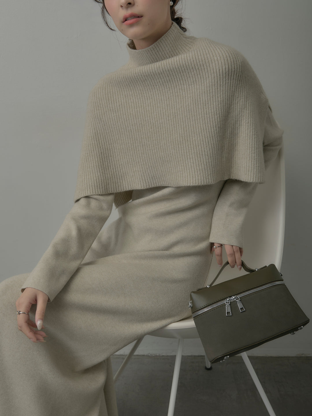 ケープ付きリブニットロングワンピース