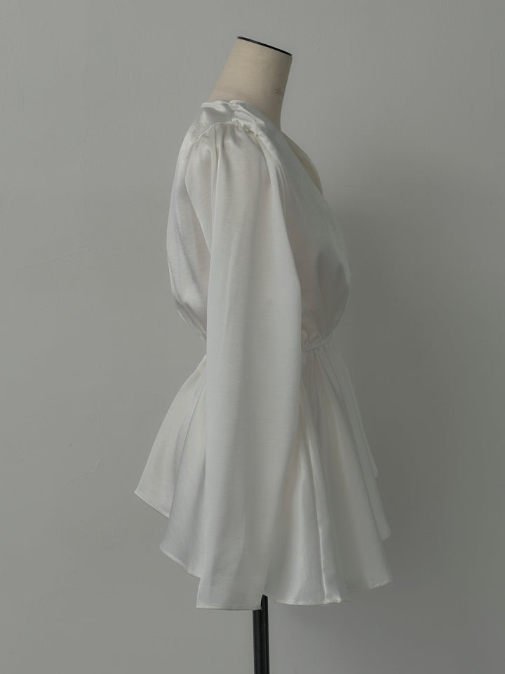 Vネックアシメサテンブラウス