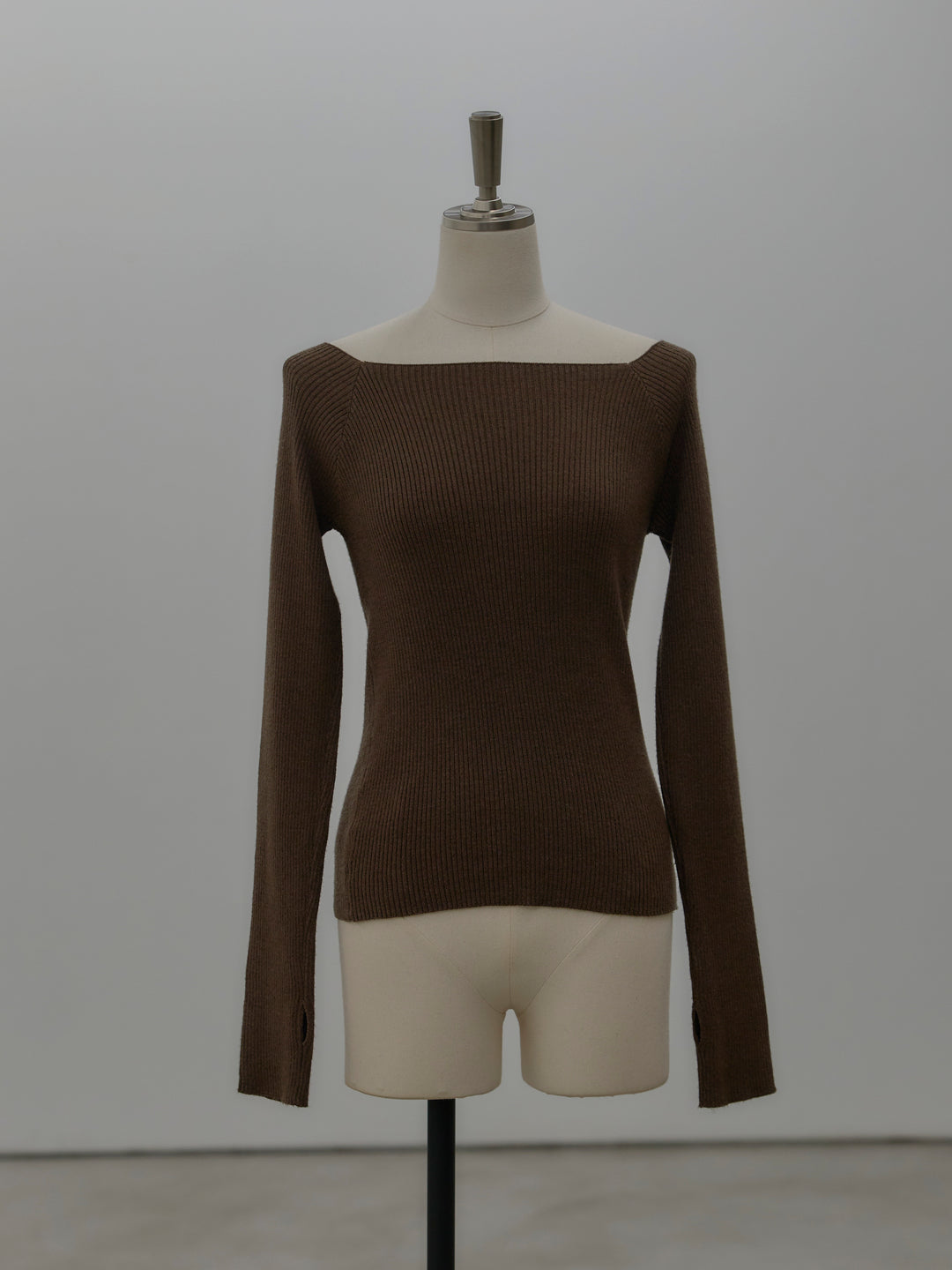 スクエアネックリブニット