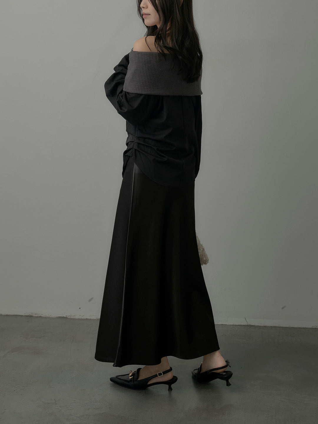 【SET】ニットシャツドッキングオフショルトップス+ヘビーサテンAラインスカート(2set)
