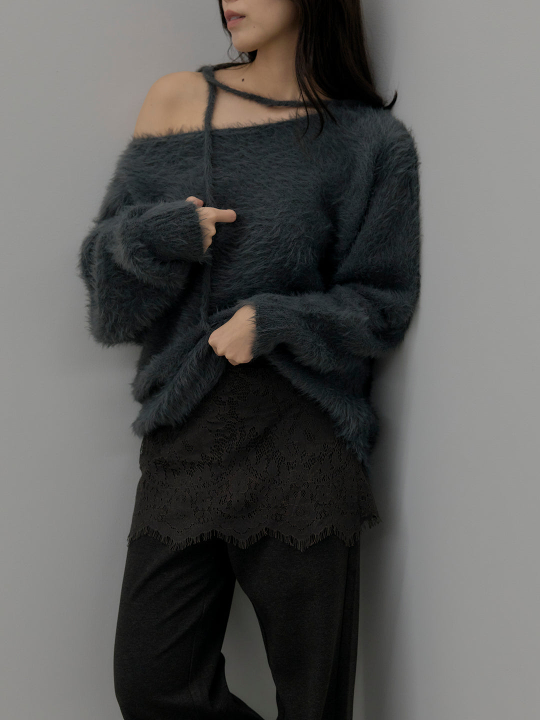 ネックリボンワンショルダーシャギーニット