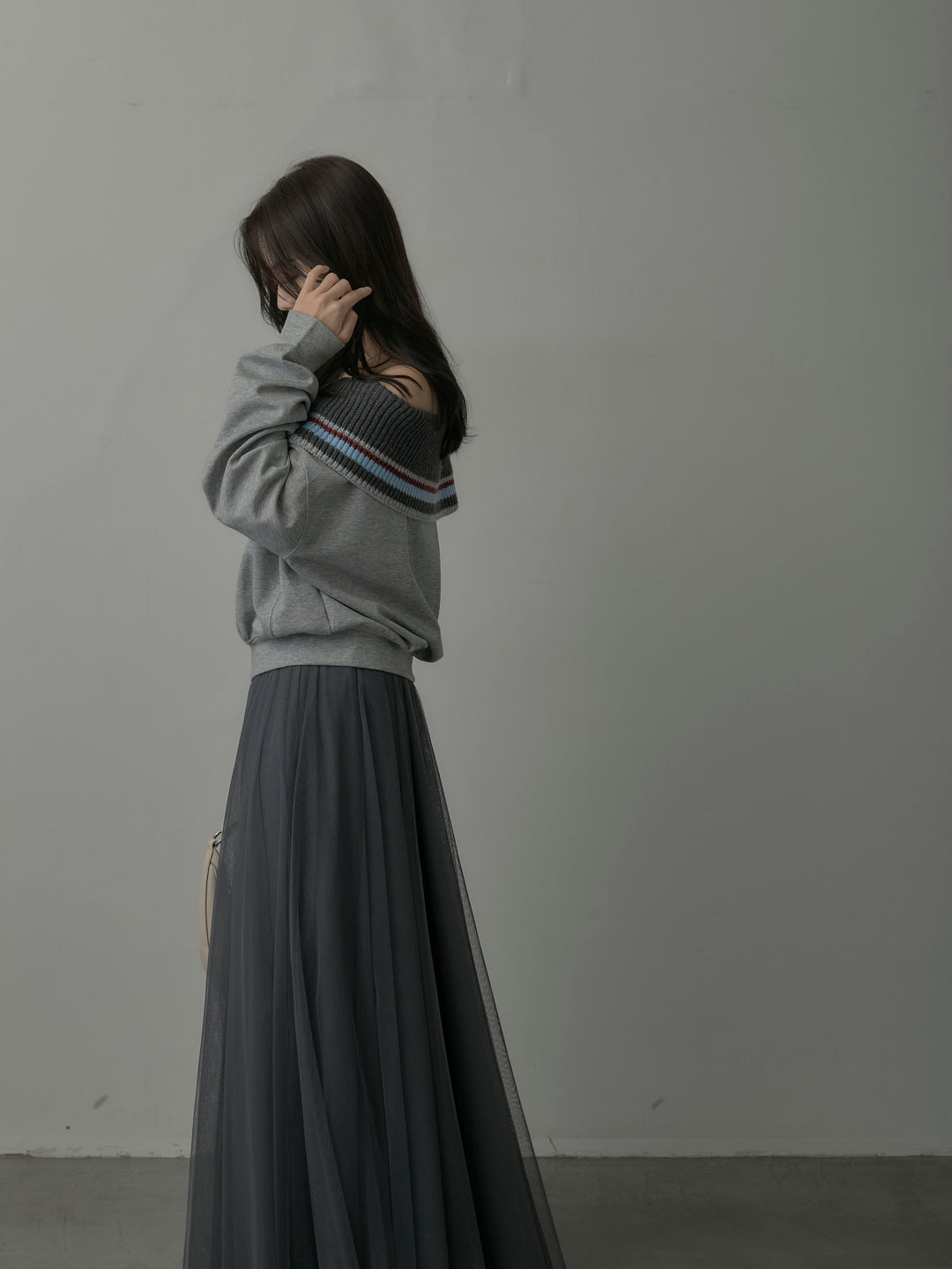 配色ボーダースウェットオフショルトップス