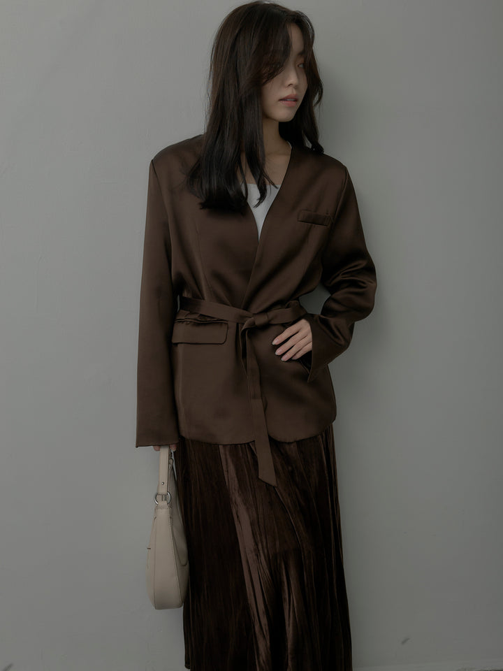 ノーカラーサテンジャケット