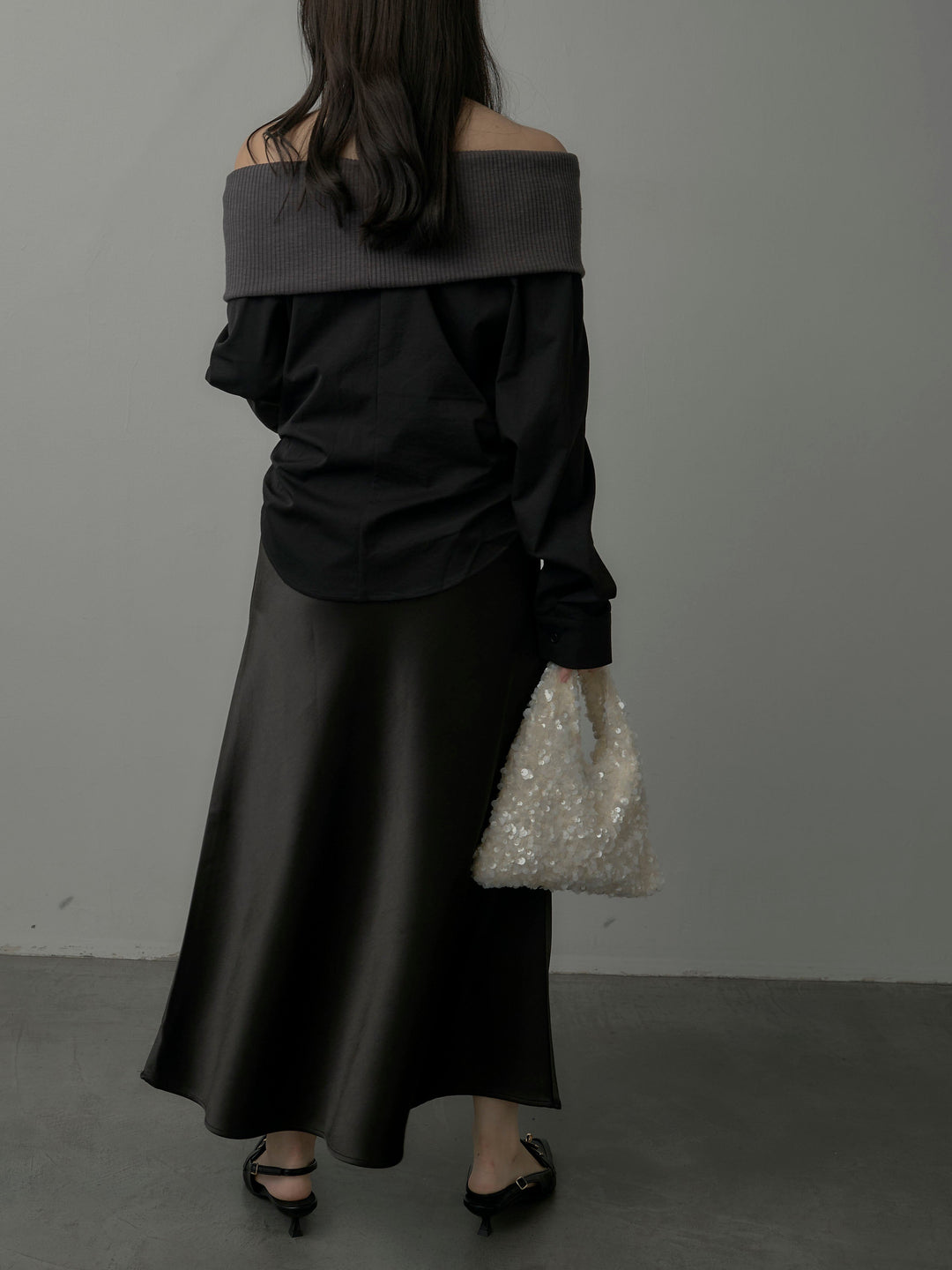 【SET】ニットシャツドッキングオフショルトップス+ヘビーサテンAラインスカート(2set)