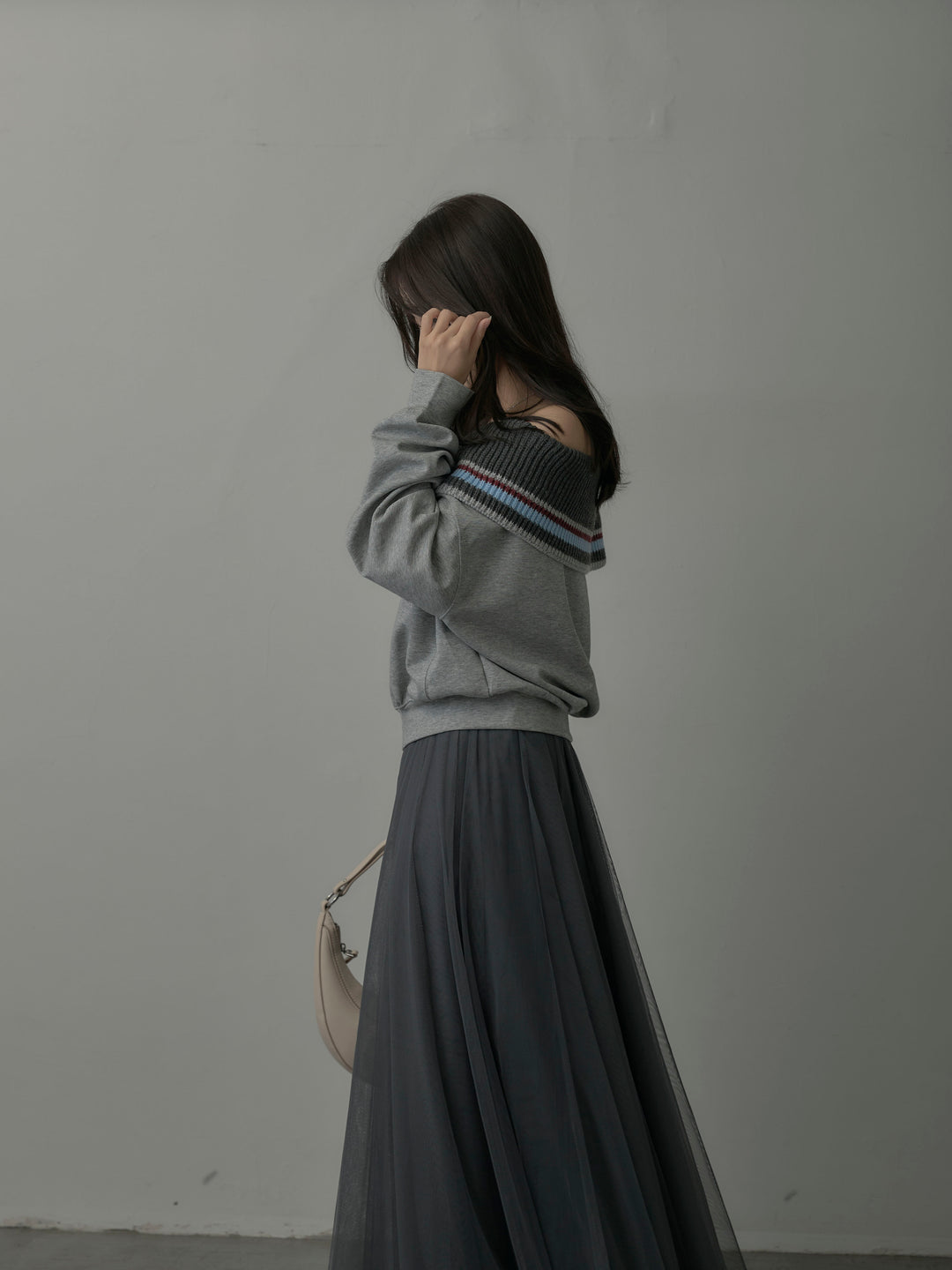 【SET】配色ボーダースウェットオフショルトップス+ボリュームチュールスカート(2set)