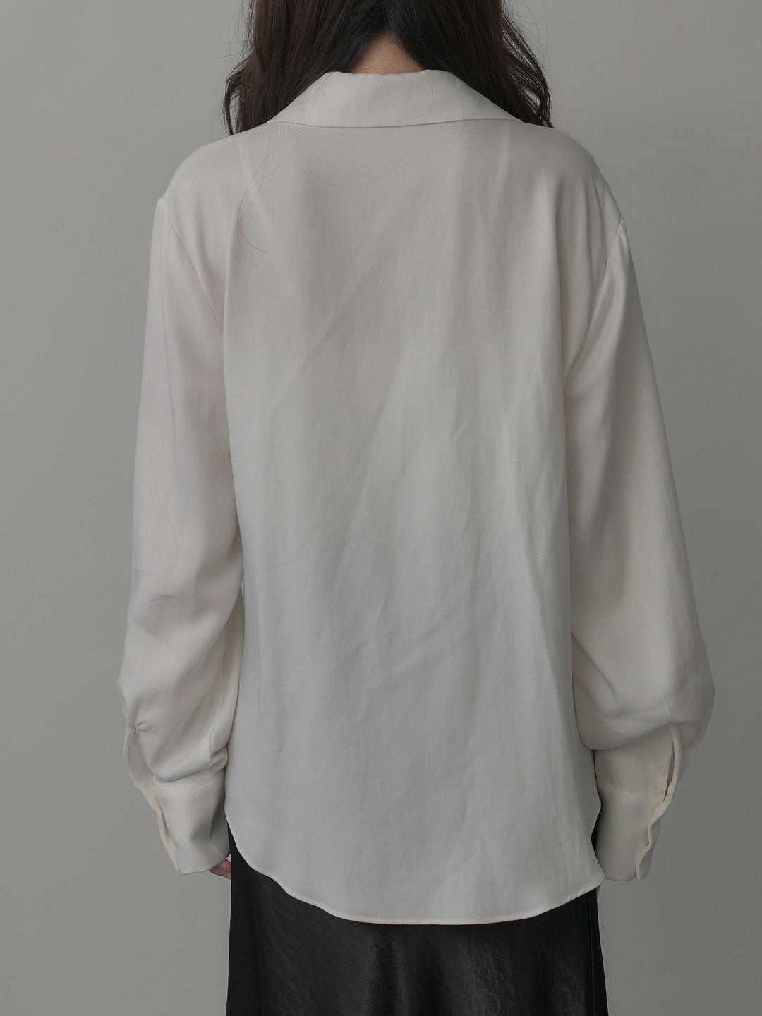 【SET】フロントラップデザインシャツ+ナローAラインサテンスカート(2set)