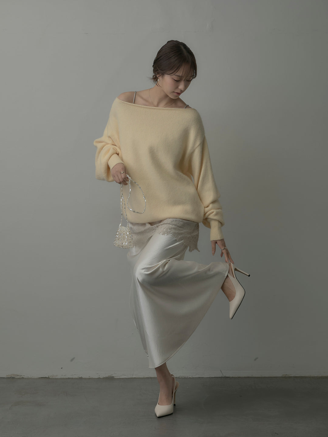 【SET】【premium touch】2wayショルダーニットプルオーバー+レースサテンキャミソール+ナローAラインサテンスカート(3set)