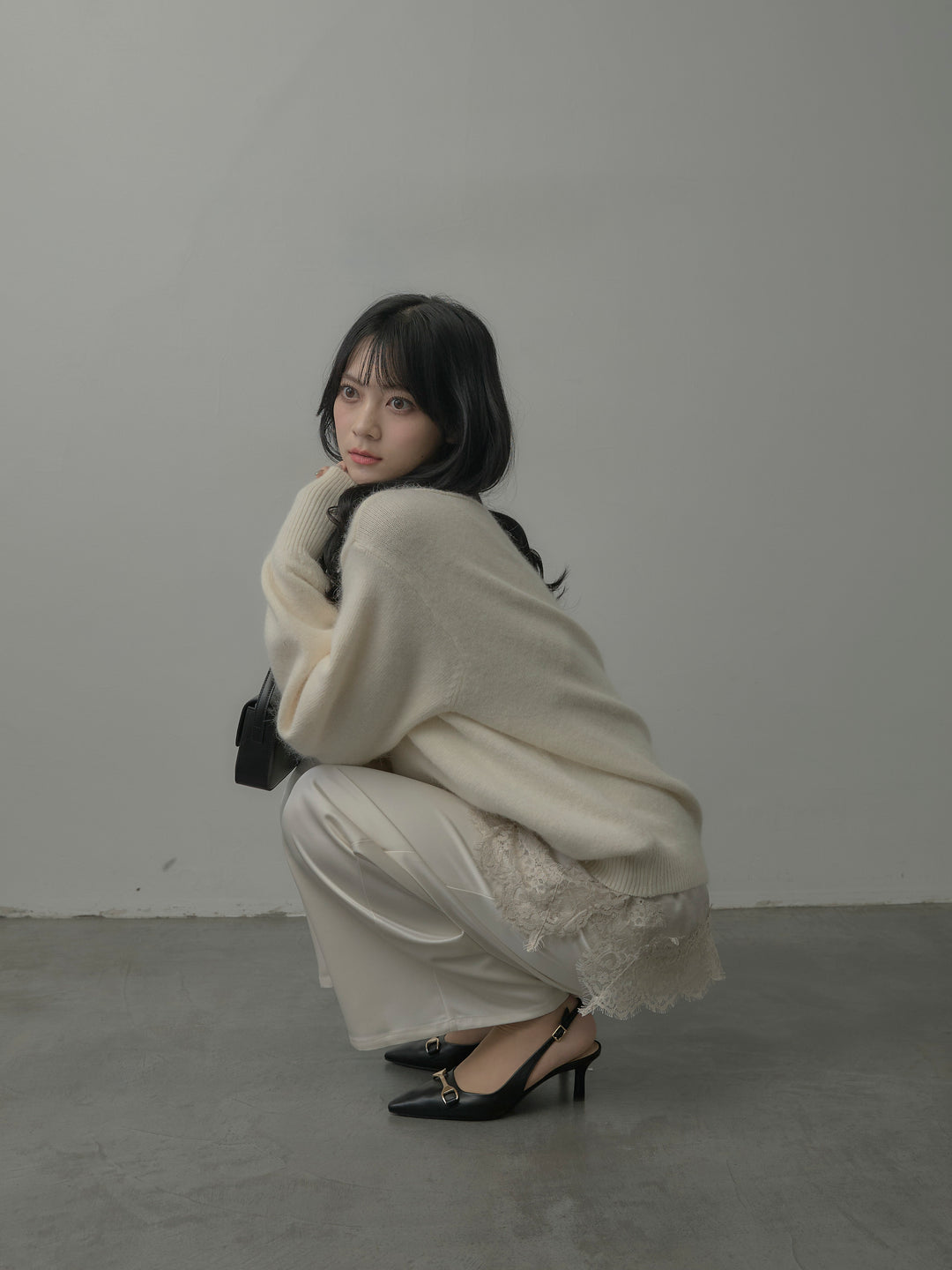 【SET】【premium touch】2wayショルダーニットプルオーバー+レースサテンキャミソール+【Essential】センタープレスサテンパンツ(3set)