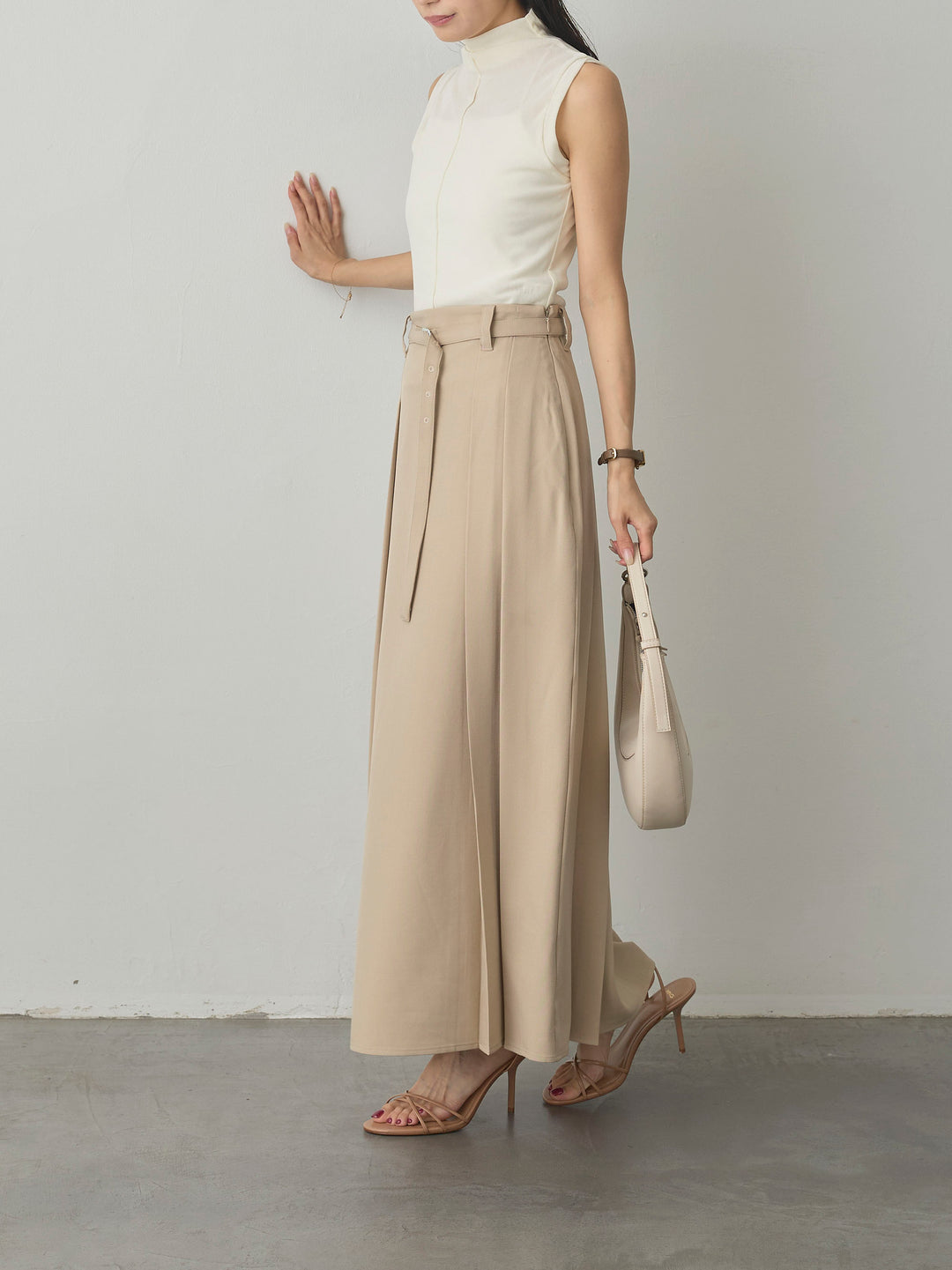 【Essential】ベルト付きサイドタックスカート