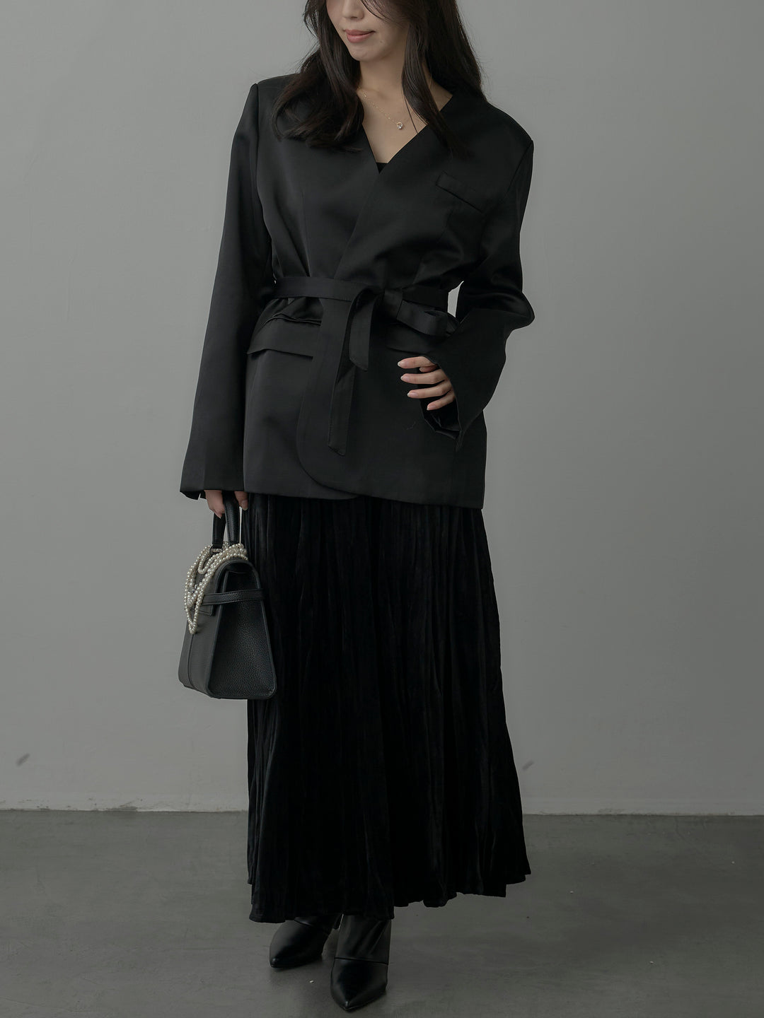 【SET】ノーカラーサテンジャケット+ベロアワッシャープリーツスカート(2set)