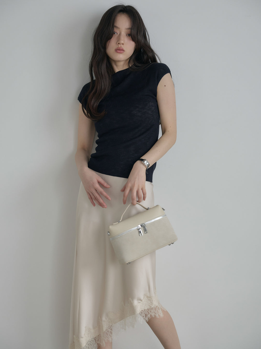アシンメトリーレーストリムサテンスカート