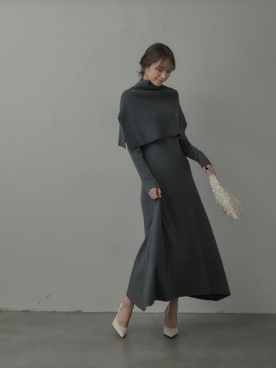 ケープ付きリブニットロングワンピース