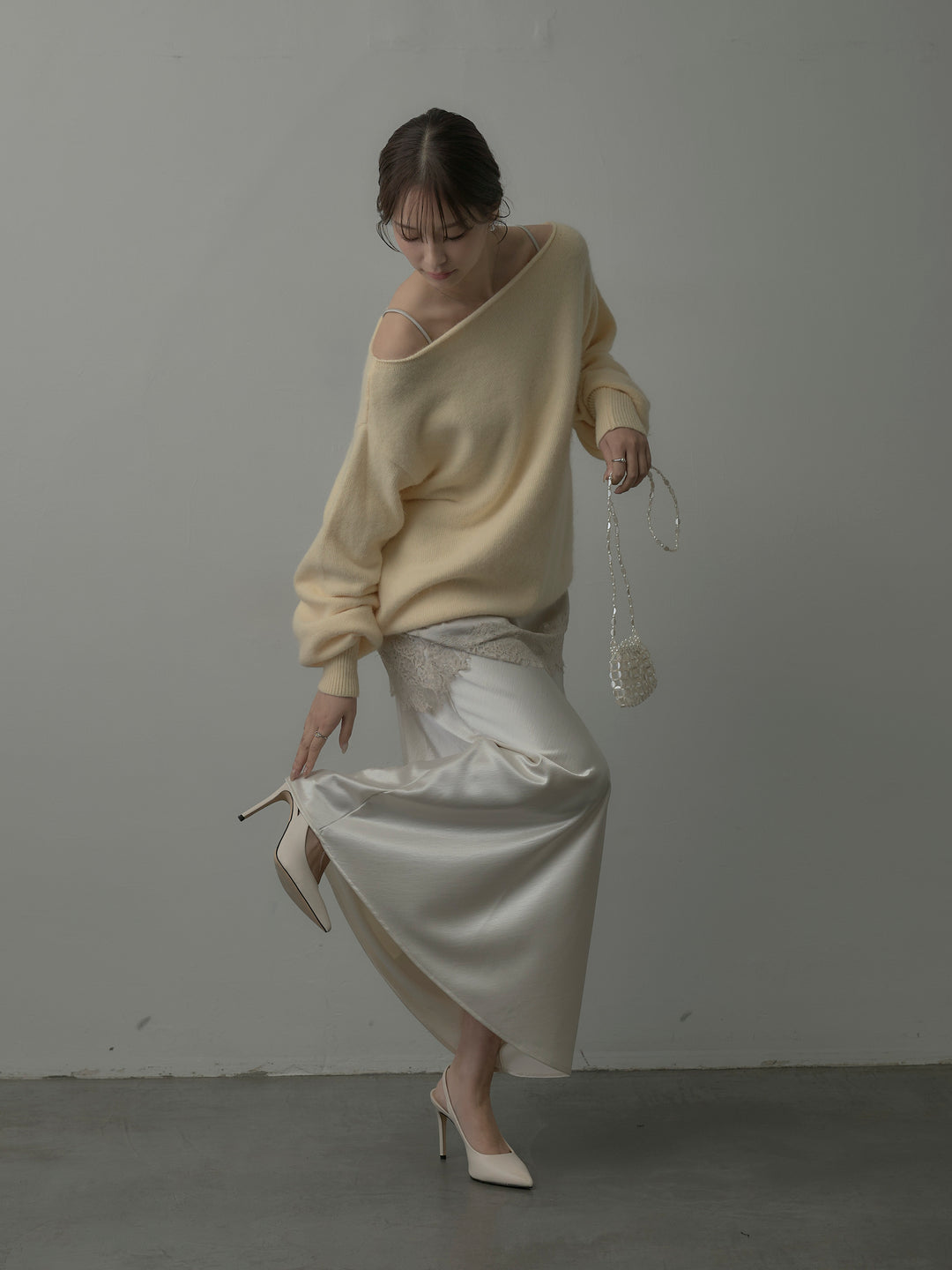 【SET】【premium touch】2wayショルダーニットプルオーバー+レースサテンキャミソール+ナローAラインサテンスカート(3set)