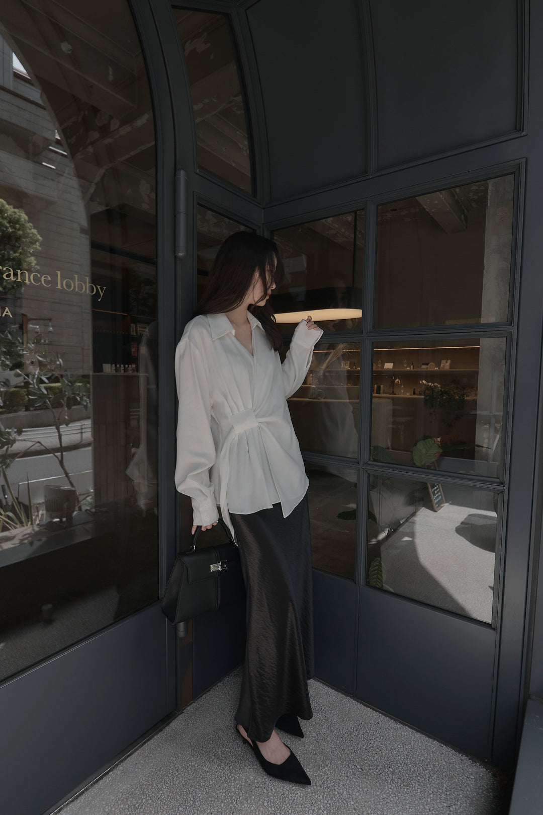 【SET】フロントラップデザインシャツ+ナローAラインサテンスカート(2set)