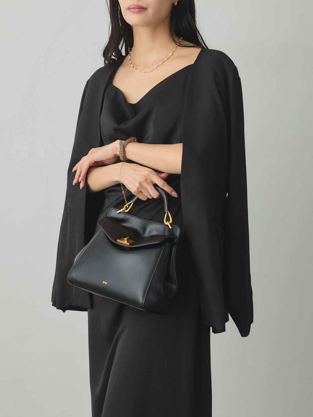 【SET】【Essential】フロントホックノーカラージャケット+【Essential】サテンドレープキャミワンピ(2set)