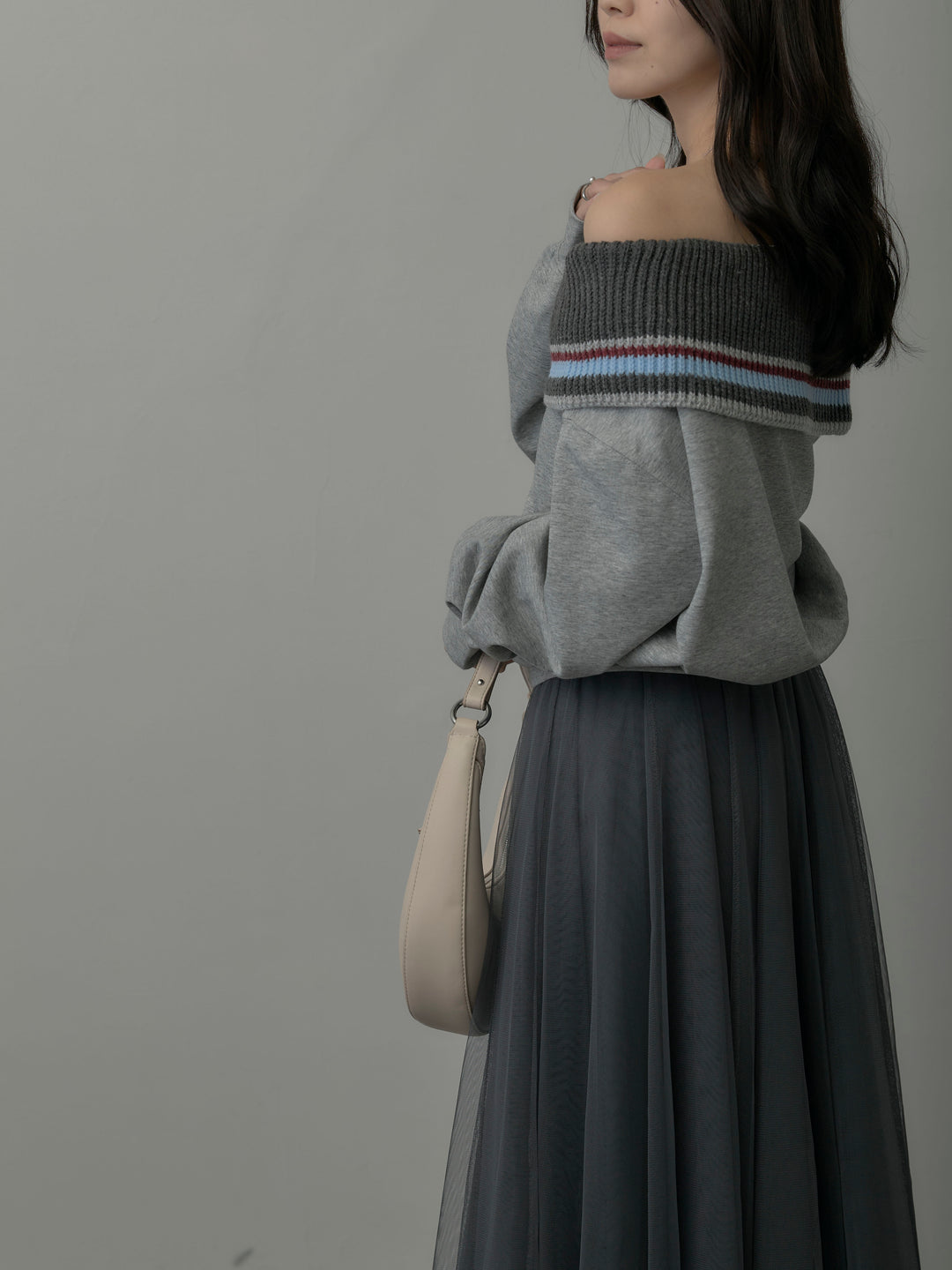 配色ボーダースウェットオフショルトップス