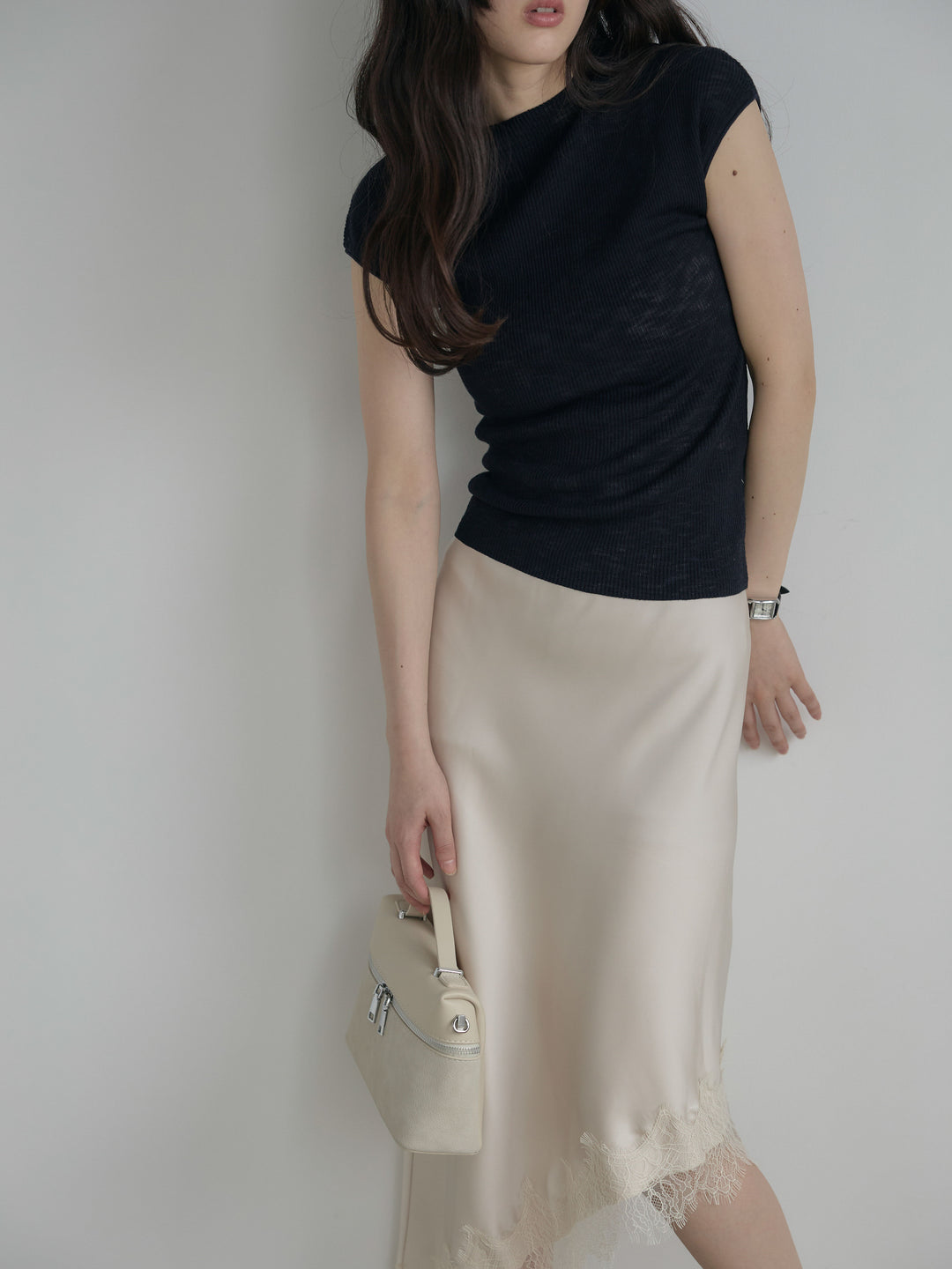 アシンメトリーレーストリムサテンスカート