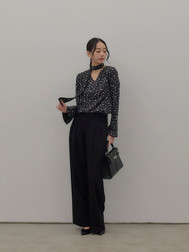 【Essential】2wayタイ付きベルスリーブサテンブラウス