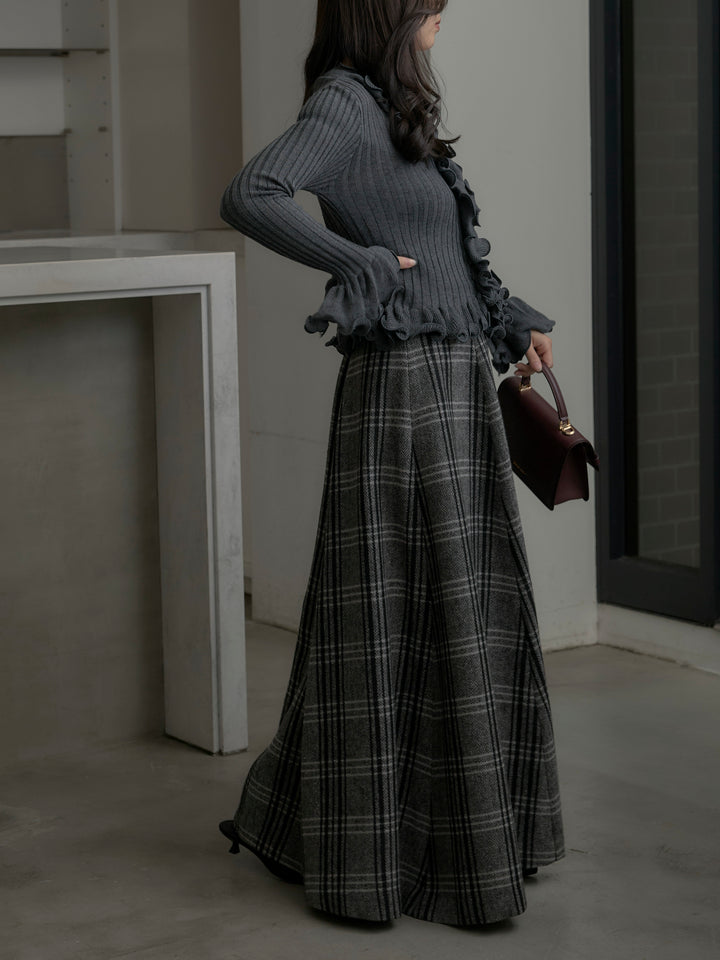 【SET】Vネックフリルデザインニットトップス+【Essential】クラシカルチェックウールタッチスカート(2set)