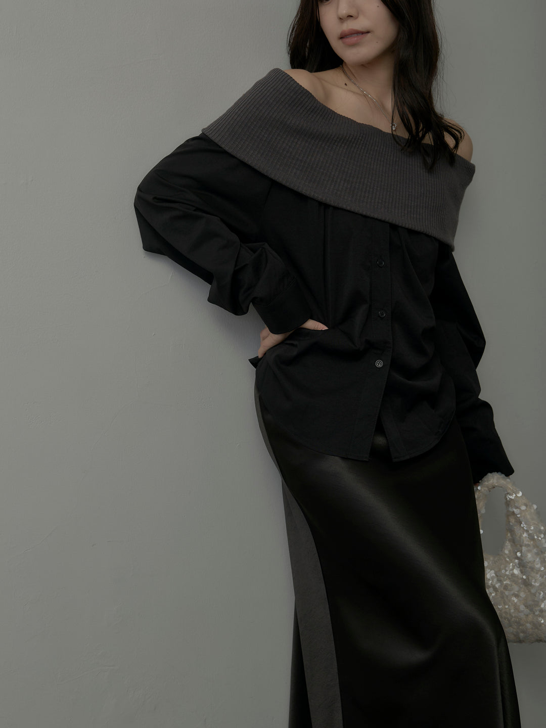 【SET】ニットシャツドッキングオフショルトップス+ヘビーサテンAラインスカート(2set)