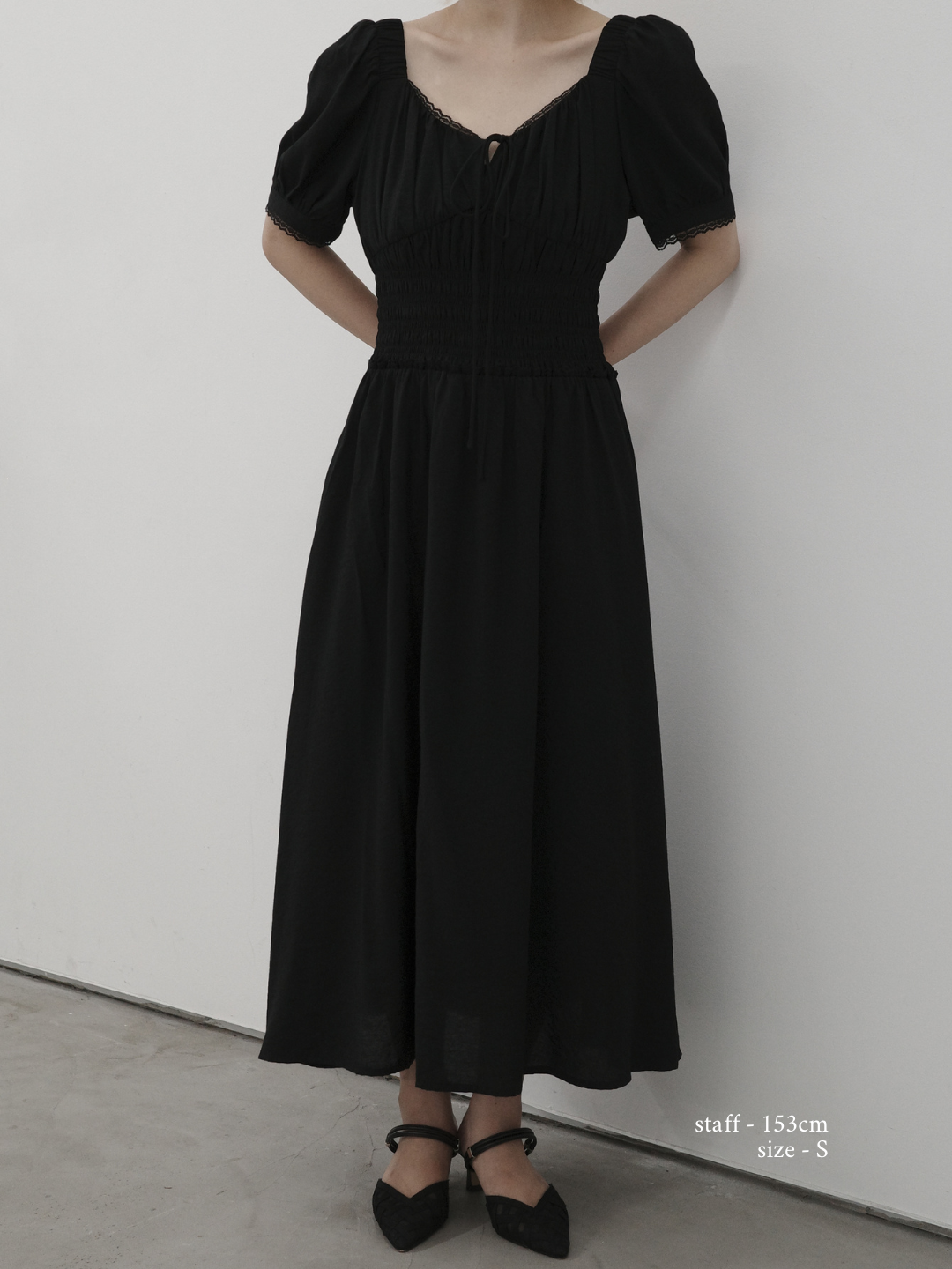 【Essential】Airy lace trim waist shirring one piece