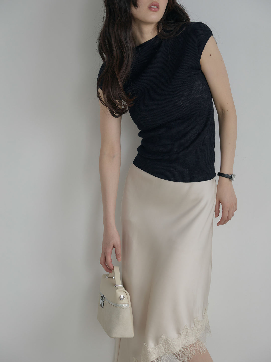 アシンメトリーレーストリムサテンスカート