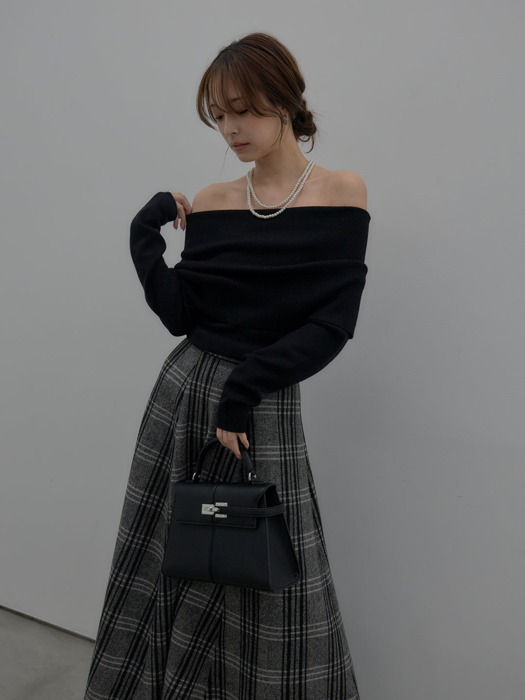 【SET】【premium touch】ソフトリブオフショルニットトップス+【Essential】クラシカルチェックウールタッチスカート(2set)