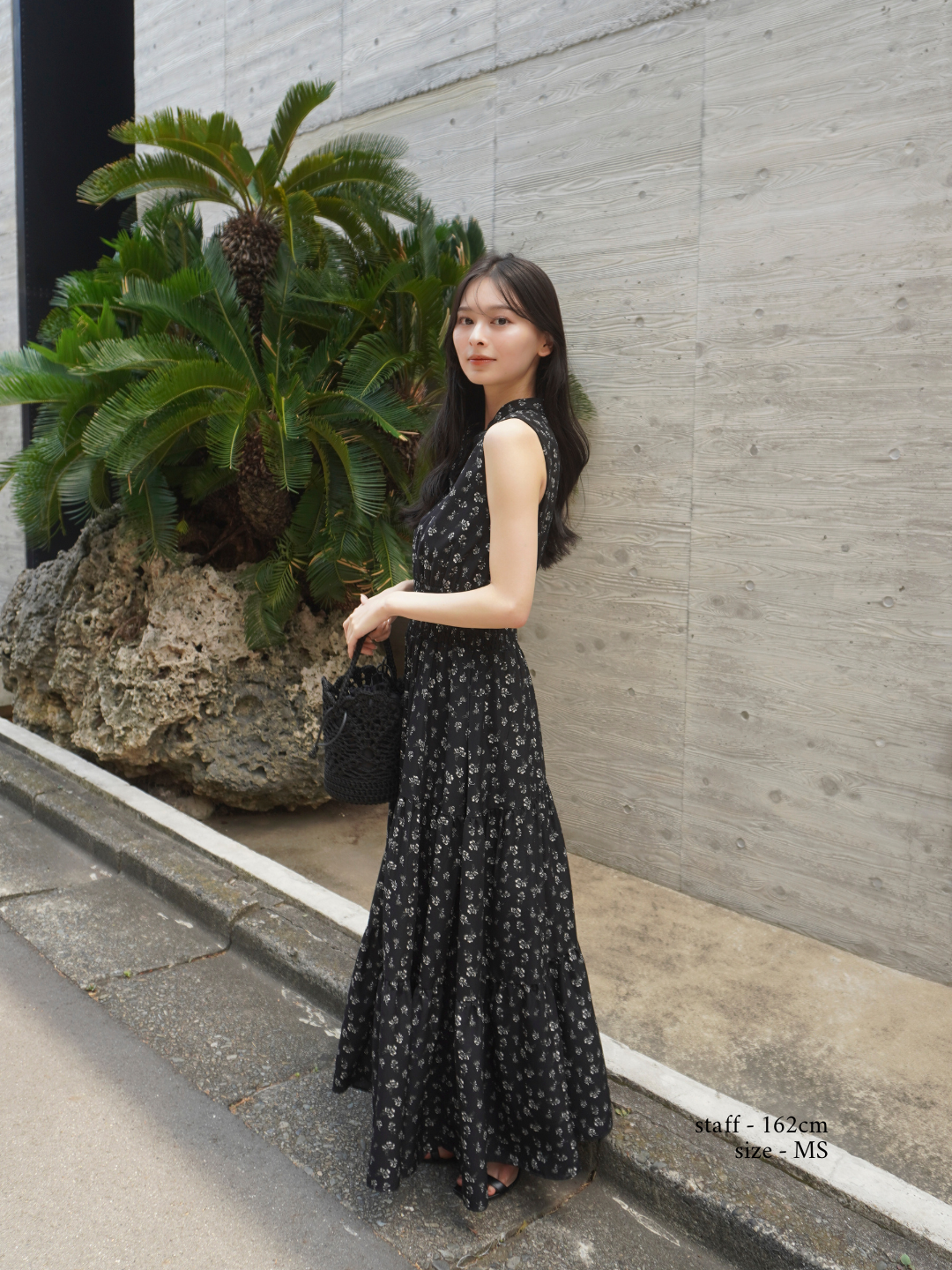 【Essential】V neck shirring tiered one piece