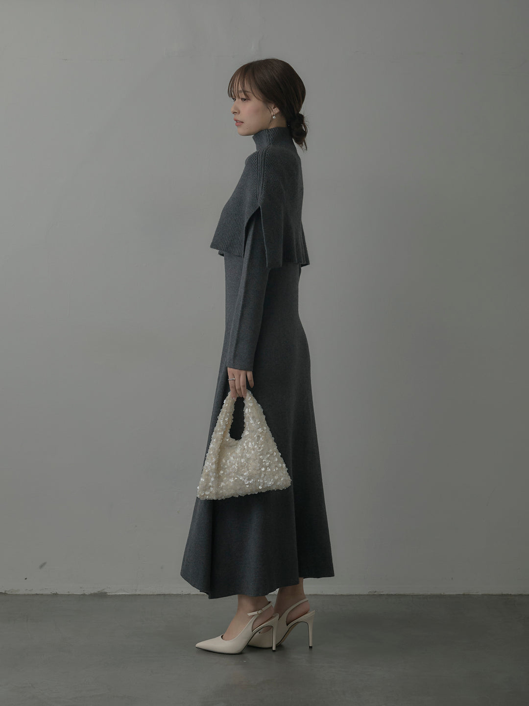 ケープ付きリブニットロングワンピース