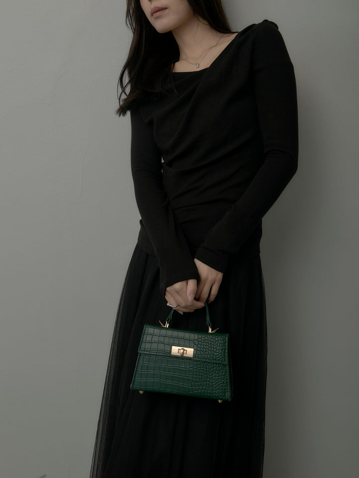 ドレープデザイントップス