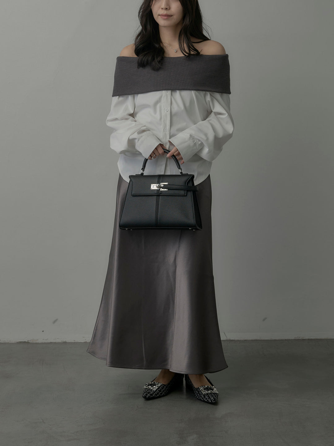 【SET】ニットシャツドッキングオフショルトップス+ヘビーサテンAラインスカート(2set)