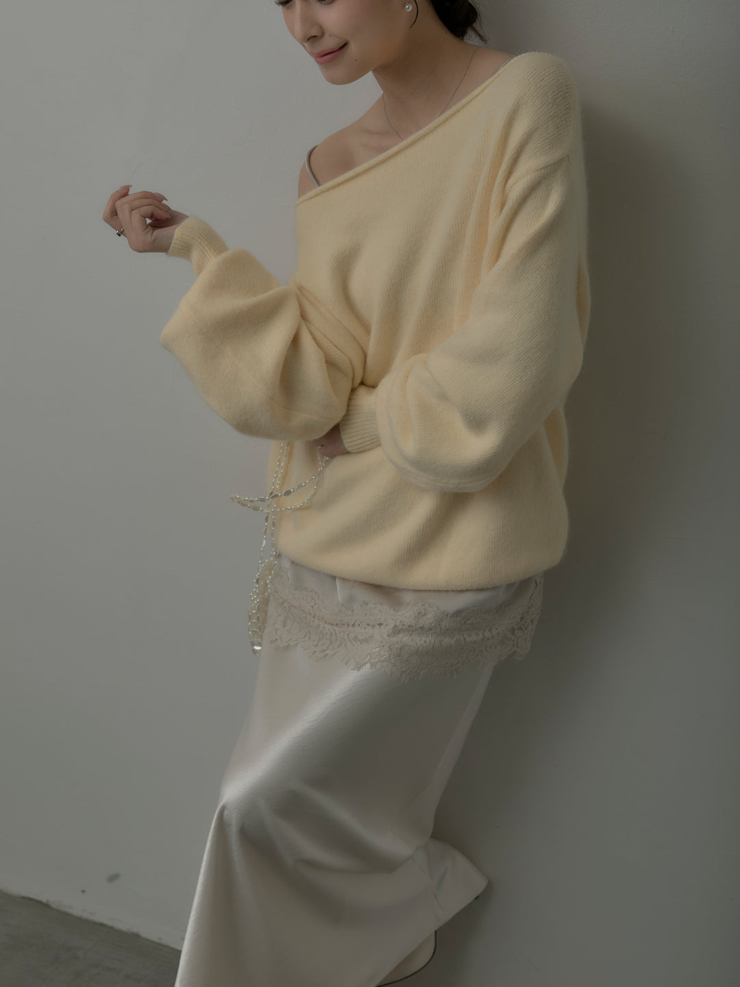 【SET】【premium touch】2wayショルダーニットプルオーバー+レースサテンキャミソール+ナローAラインサテンスカート(3set)