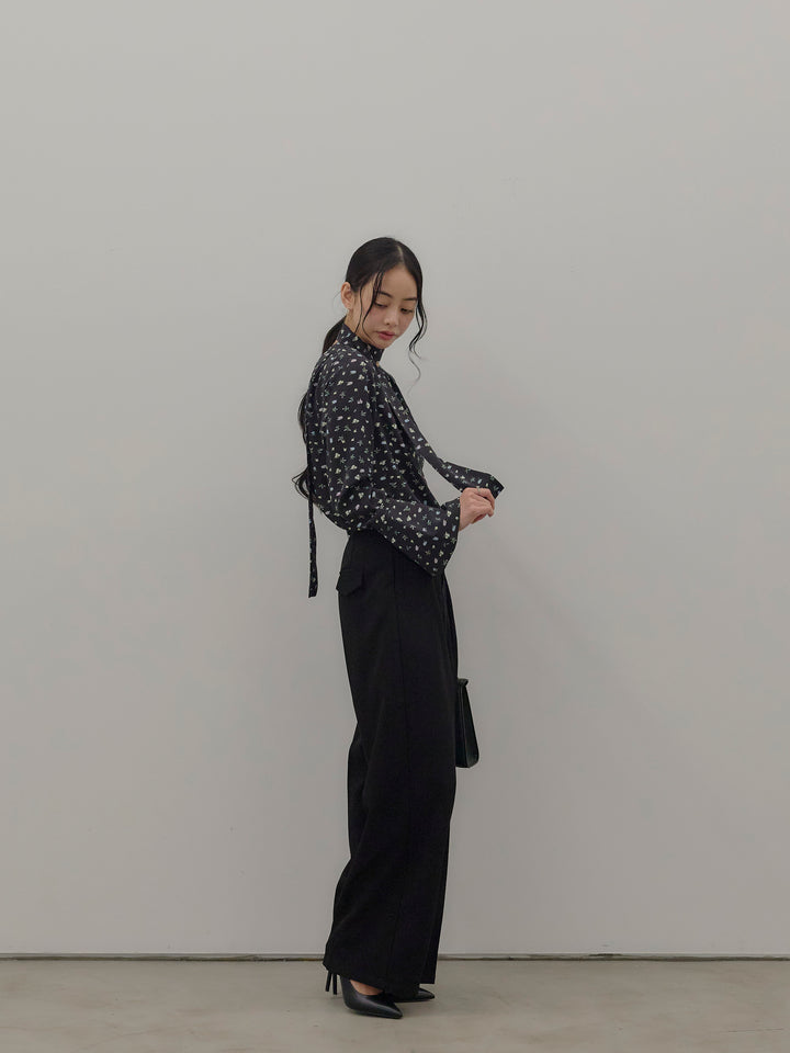 【Essential】2wayタイ付きベルスリーブサテンブラウス