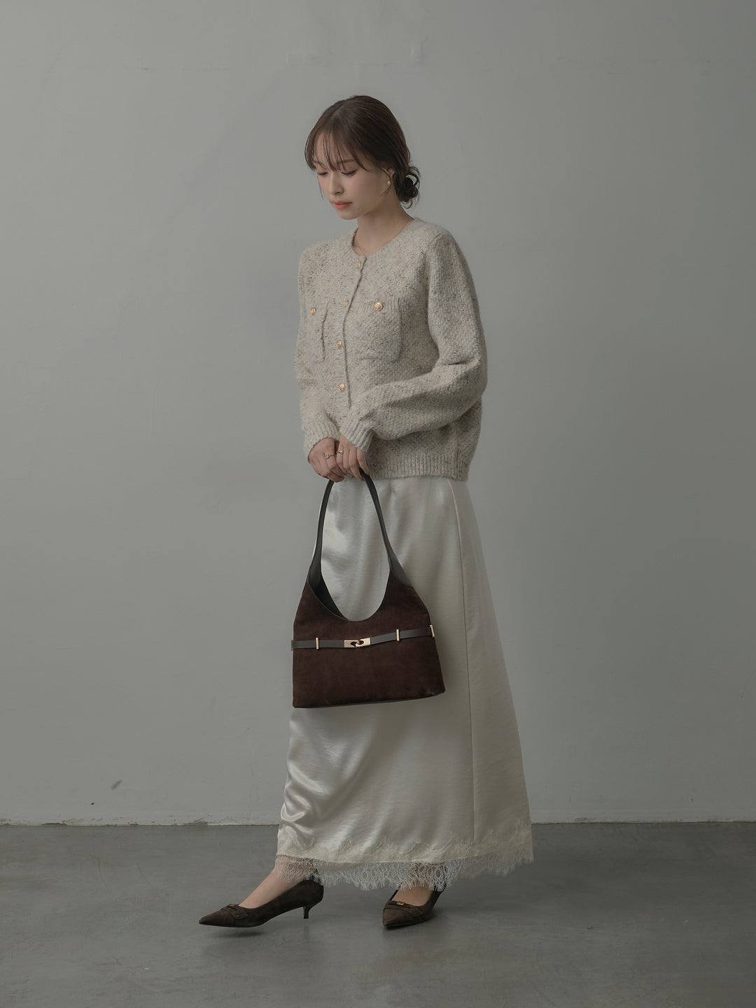 裾レースサテンスカート