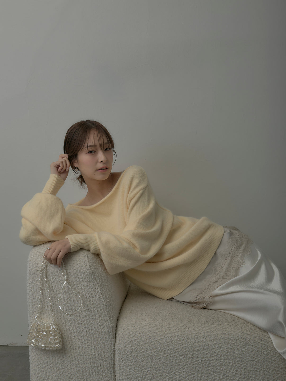 【SET】【premium touch】2wayショルダーニットプルオーバー+レースサテンキャミソール+ナローAラインサテンスカート(3set)