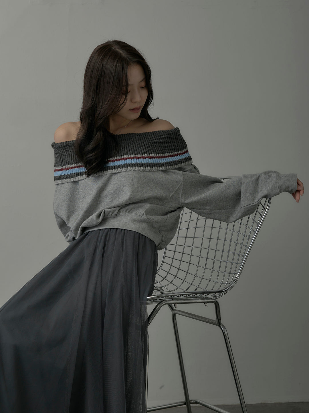 配色ボーダースウェットオフショルトップス