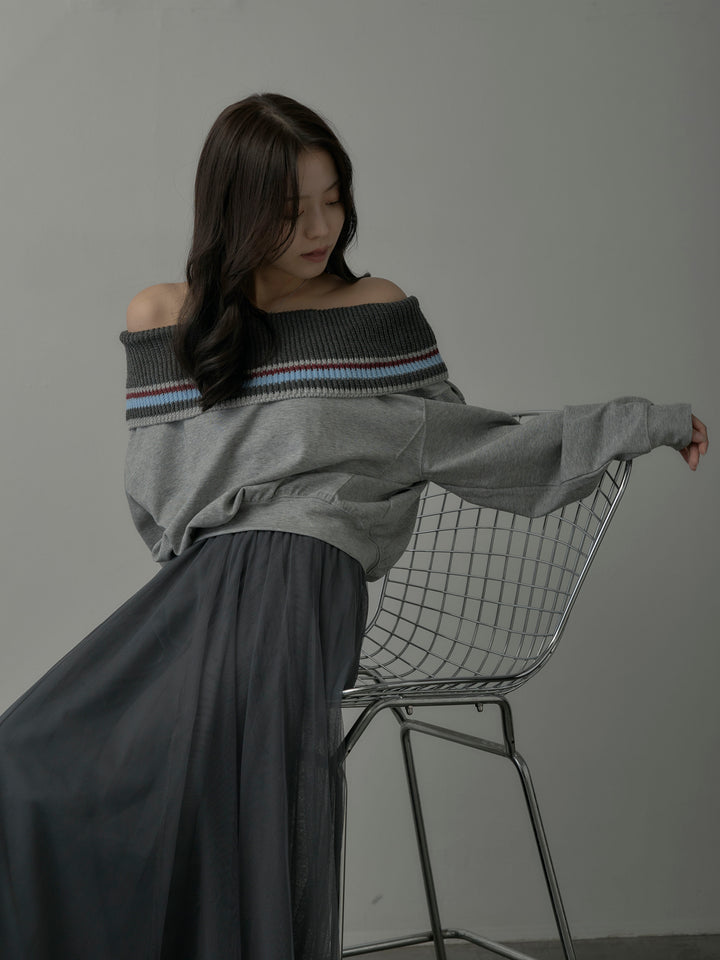 配色ボーダースウェットオフショルトップス