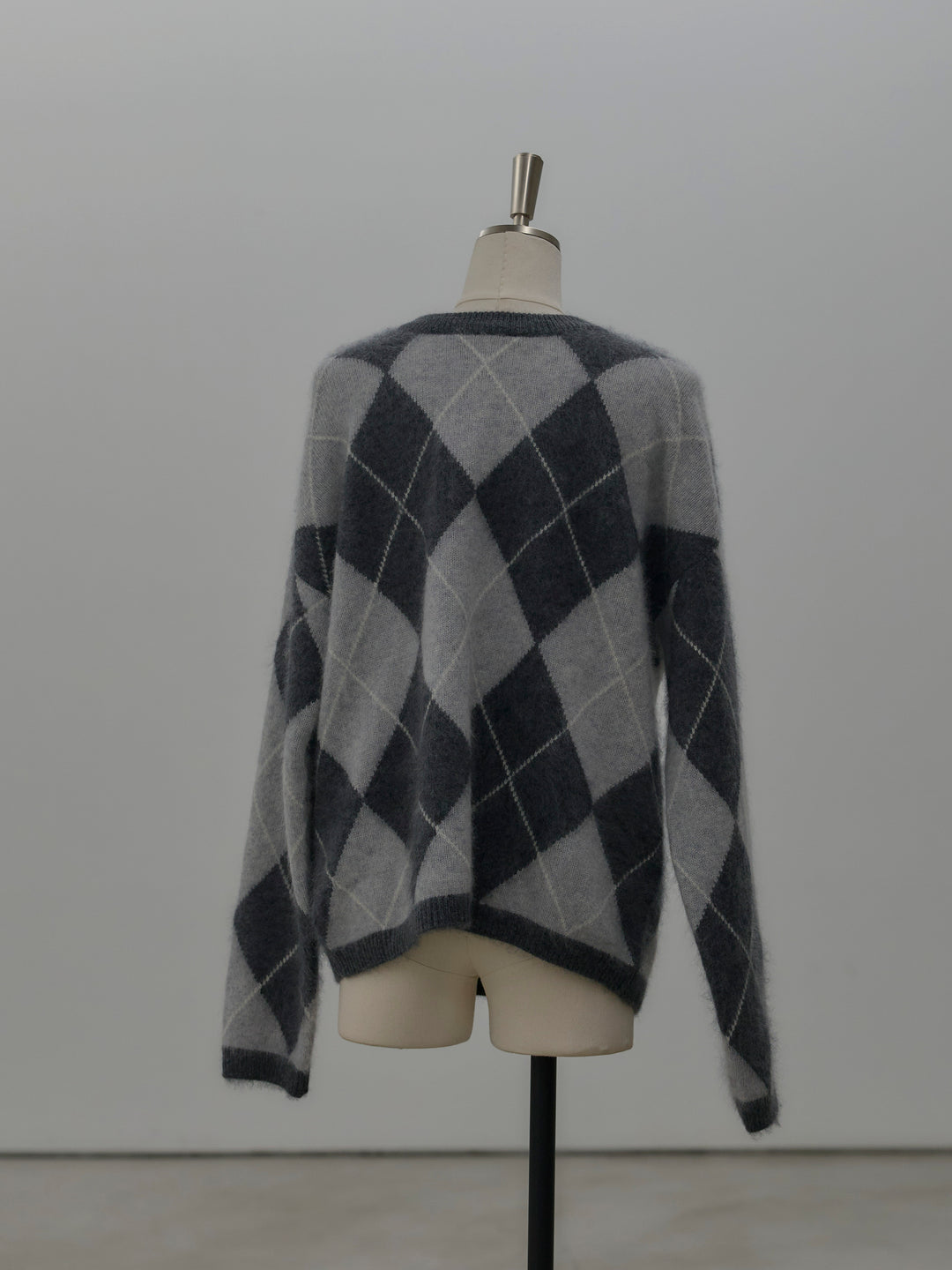 【premium touch】アーガイル柄ニットプルオーバー