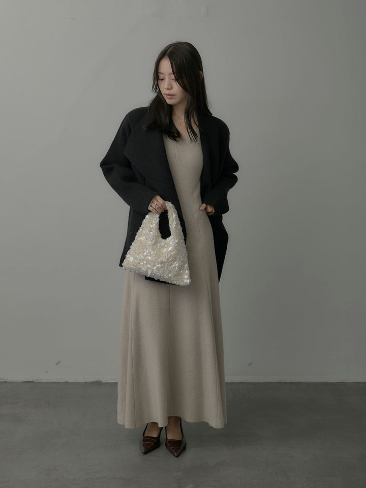 Vネックニットロングワンピース